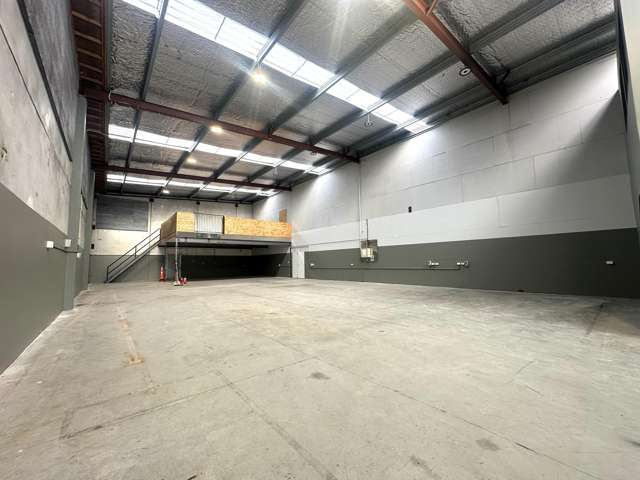 2/27 Cain Road Penrose_2