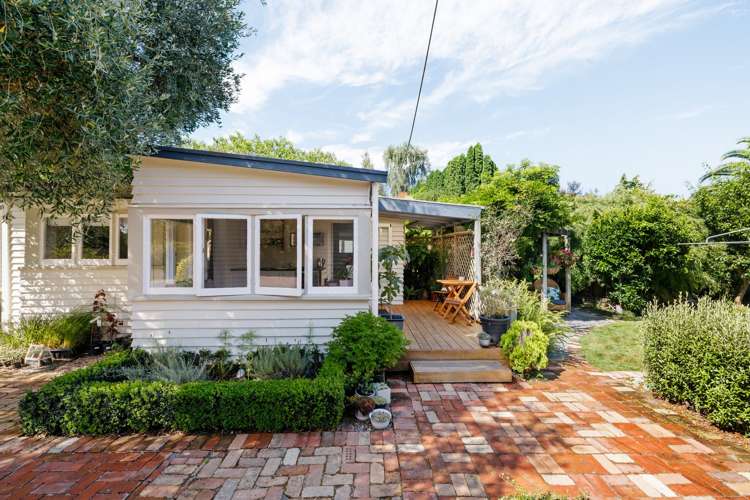 2 Murray Street Leamington_32