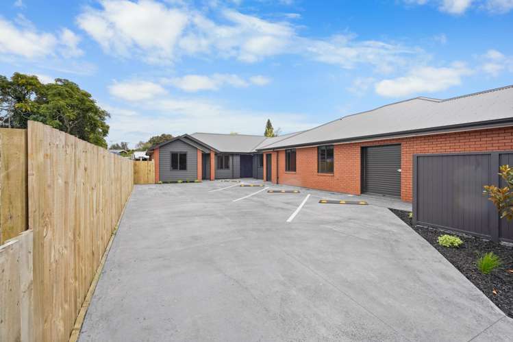 2/165 Knighton Road_0