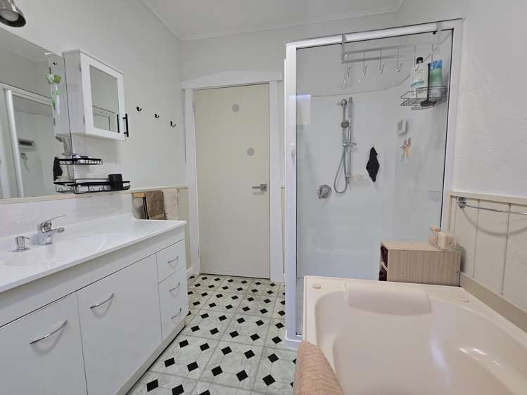 182 Stafford Street Hokitika_8