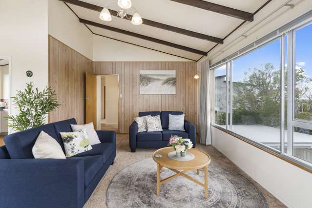 2/253 Glenfield Road Hillcrest_3