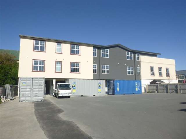 NEAR NEW STUDIO APARTMENT