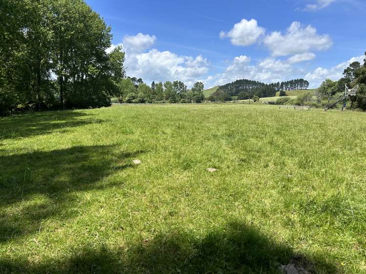 Near 1757 Tarata Road Tarata_8