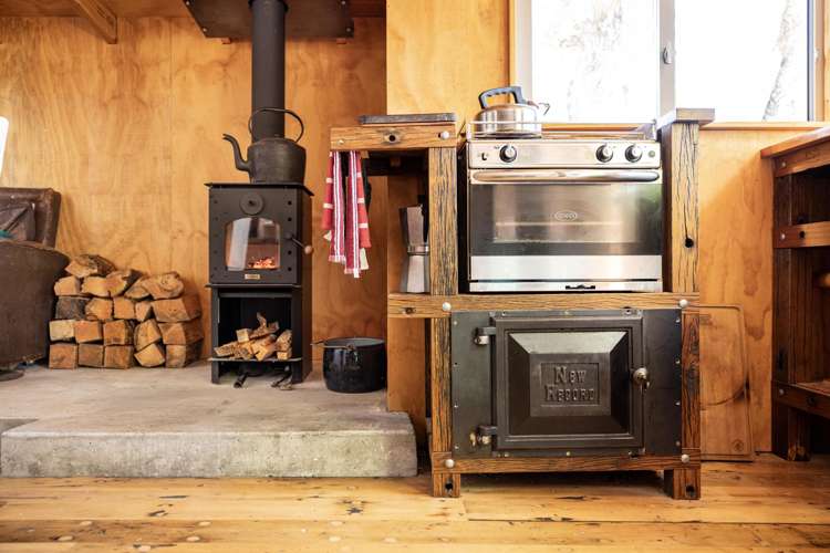 - Hut 43, Lake Alexandrina, South End Settlement Lake Tekapo_12