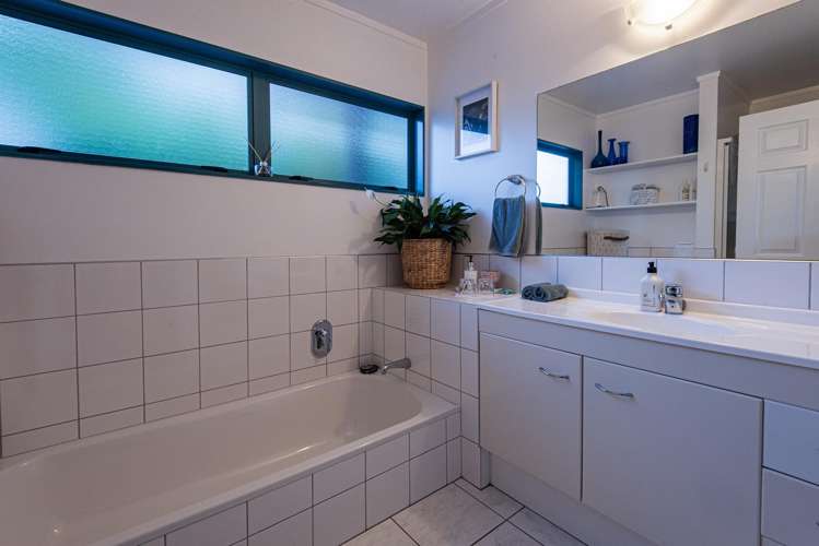 184 Beach Road Onerahi_16