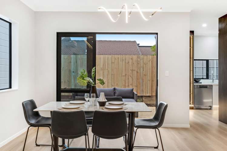 Lots 1-4/23 Bradbury Road Botany Downs_9