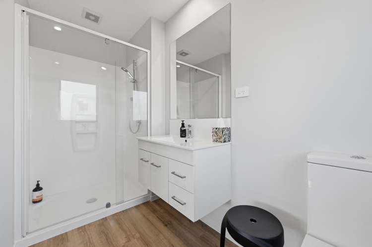 3 Hera Lane Pyes Pa_16