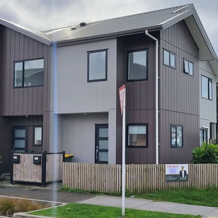 1 Eileen Newey Place_0