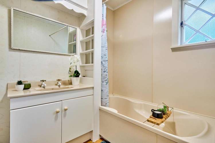 5 Porter Place Paekakariki_17