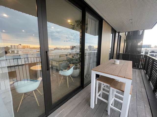 Gorgeous and Convenient - with a carpark!