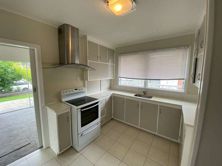 8 Carlson Crescent Silverdale_12