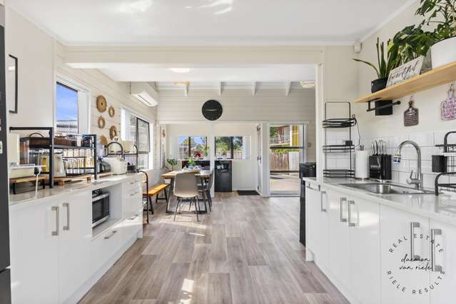 13 Blanes Road Weymouth_3