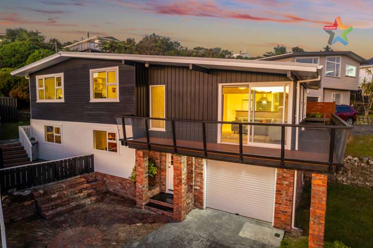 239 Dowse Drive Maungaraki_1