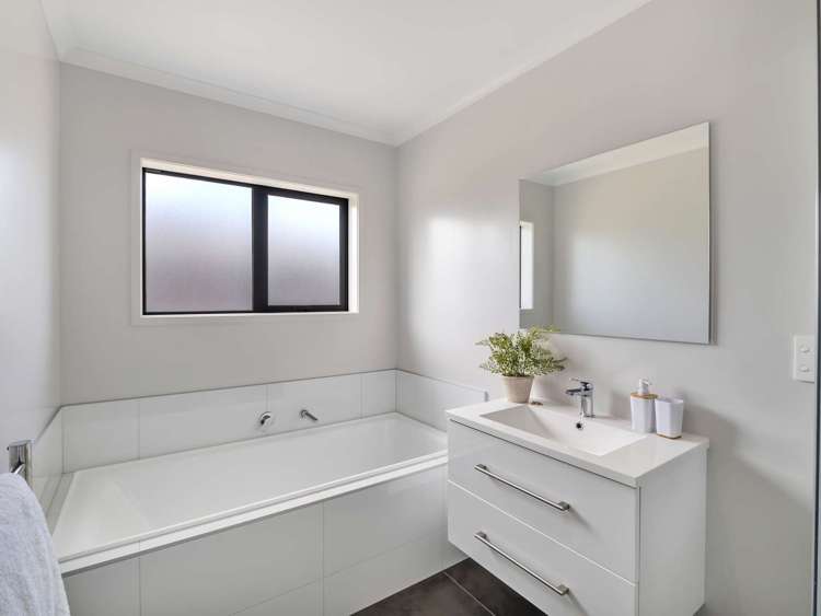 13 Olney Court One Tree Point One Tree Point_31