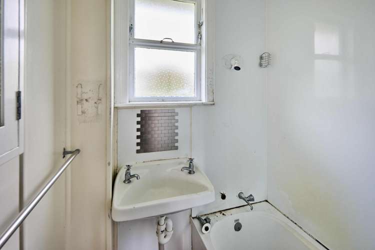 14 Cumberland Grove Cannons Creek_9