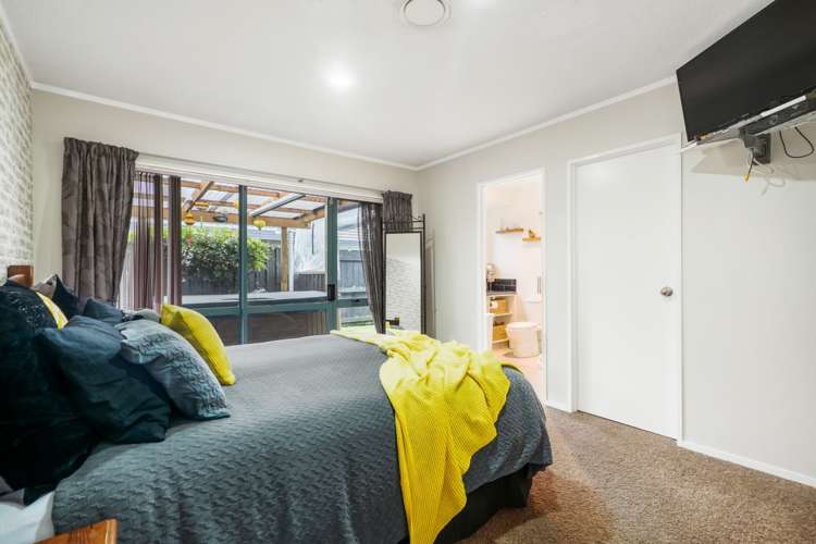 1 Caesar Roose Drive Glenview_9