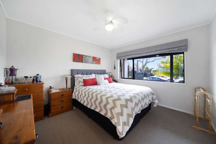 2/2 Corolu Place Conifer Grove_10