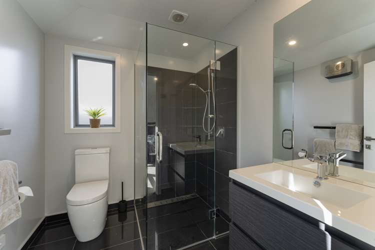 14 Magnetic Place Cromwell_12