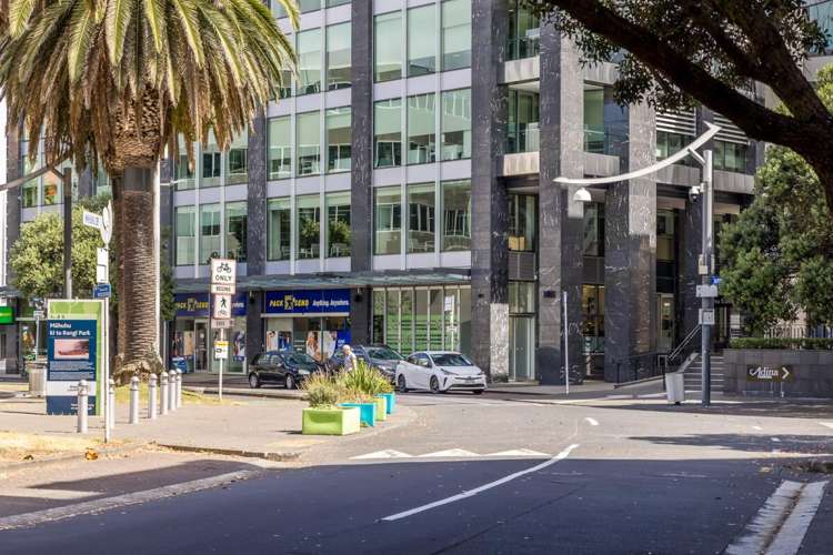 Shop D, 8 Mahuhu Crescent, City Centre_11