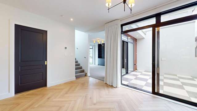 STUNNING AND CENTRAL