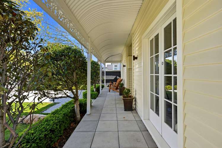33 Hawkesbury Avenue_1