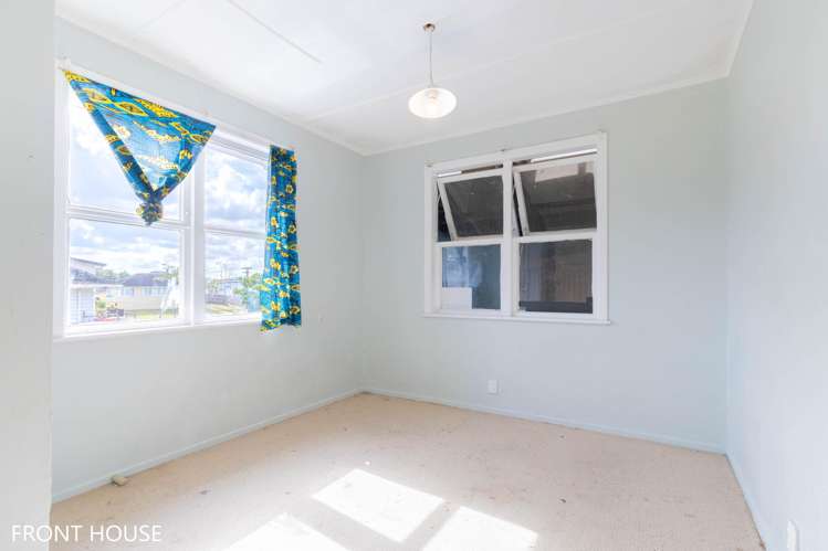 5 Manston Road Mangere_12