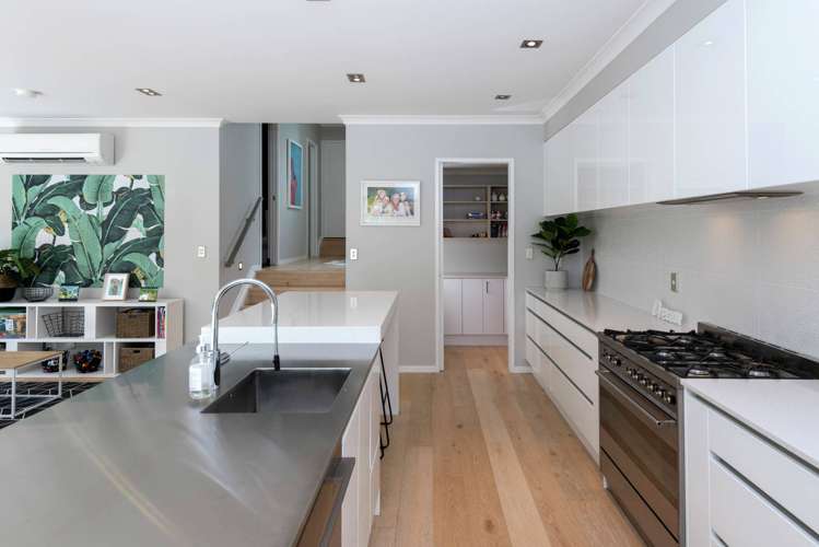 28a Marine Parade Mellons Bay_9