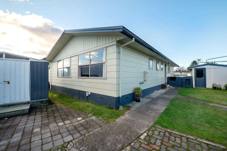 17 Byron Grove Owhata_25