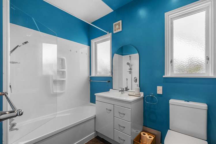 318 Queens Drive Lyall Bay_11