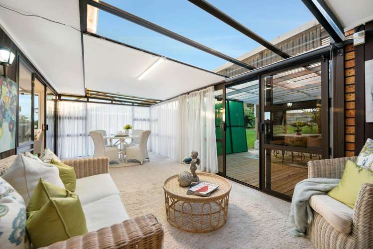 16 Saint Simon Place Botany Downs_7