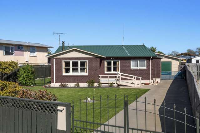 3 Bed, 1 Bath + External Bedroom & Bathroom