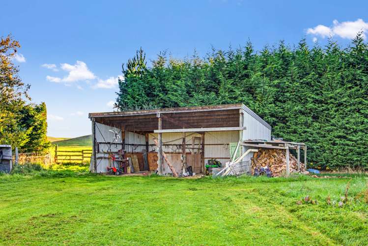 83 Hazeldine Road Waikaia_18