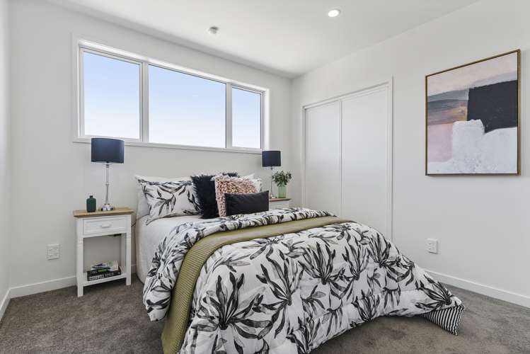 16 Paisley Street Mellons Bay_25