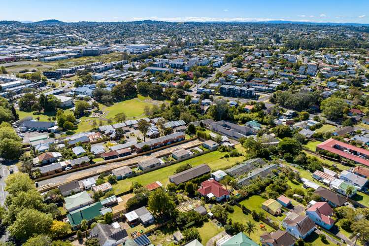 30 Seabrook Avenue New Lynn_21