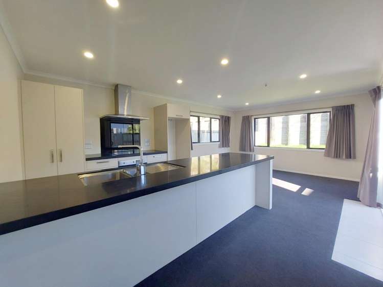 35 Ridgedale Crescent 2743_2