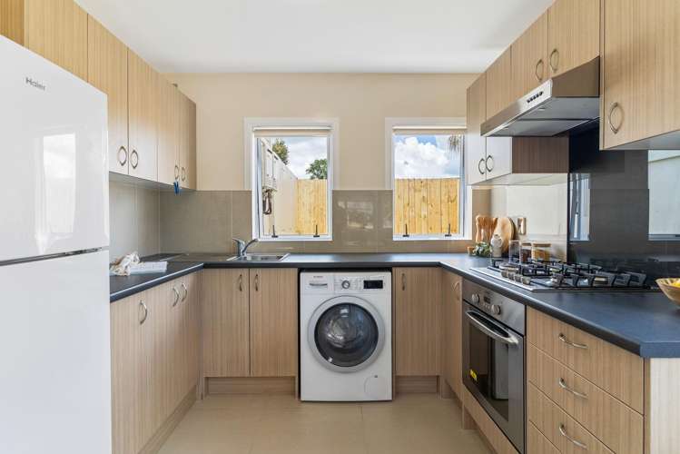 99 Monarch Avenue Hillcrest_16