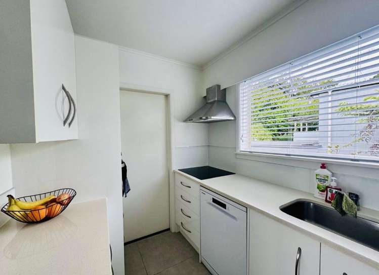 1/3 Hubert Henderson Place Remuera_7