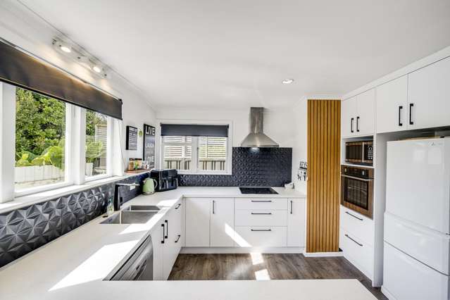 Prime Walk Location - With Studio/Cabin