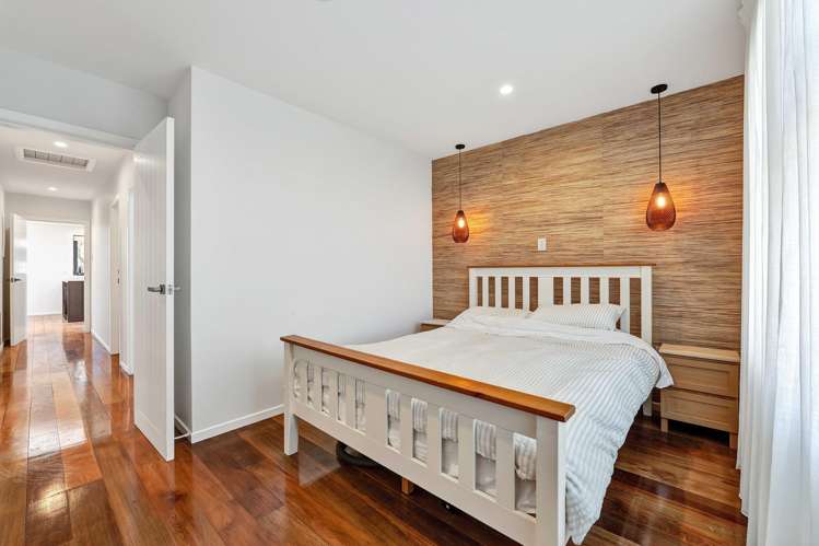 1384 Egmont Road Egmont Village_36