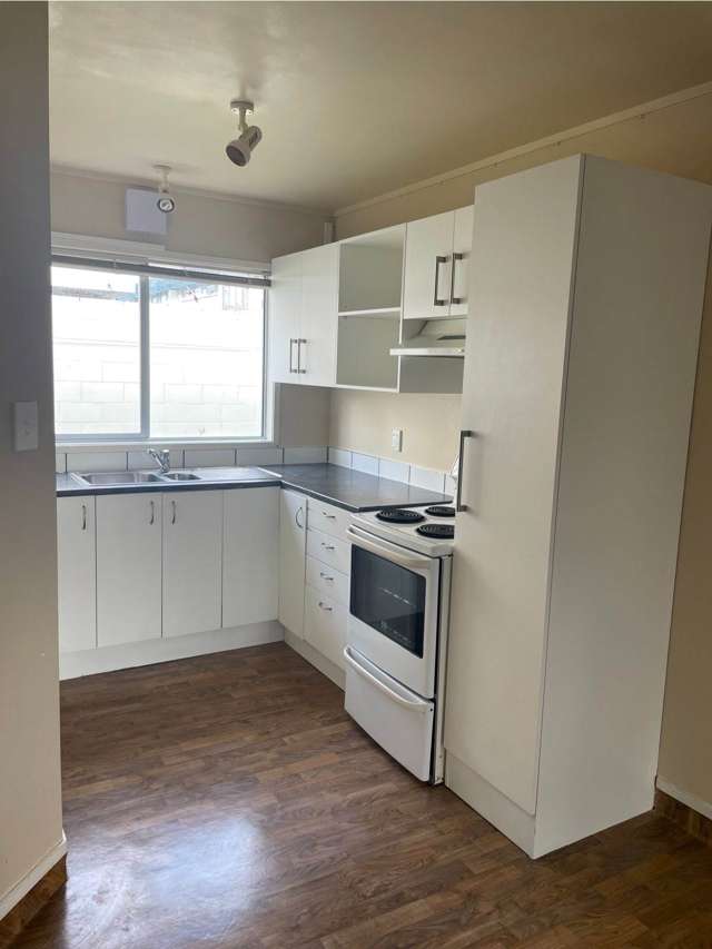 2/4 Owens Road Epsom_4
