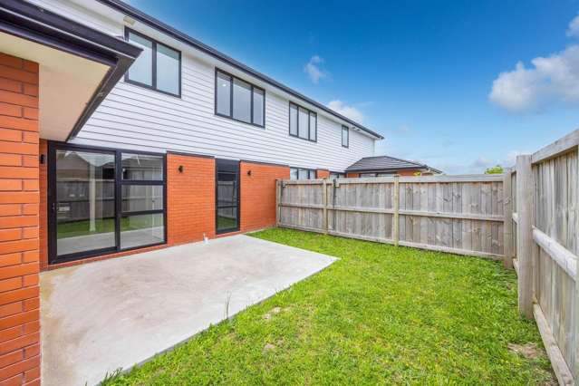 2/57 Waireka Road Rototuna_3