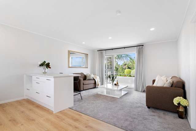 Priced to Sell  - Sea Views & Sun!