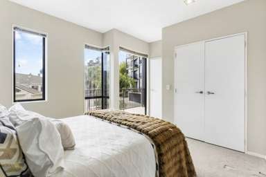 102B/525 East Coast Road_4