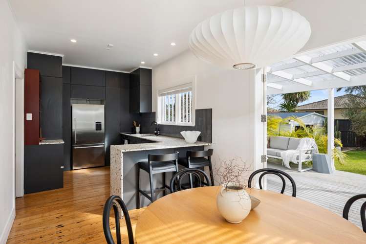 319 Blockhouse Bay Road Avondale_1
