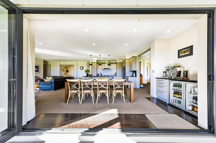 195 Batty Road Kingseat_13