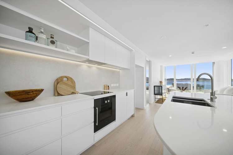 1102/10 Alpha Street_3