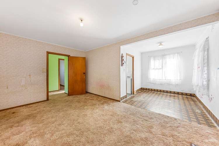 15 Tindall Crescent Otara_6