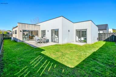 181 Victoria Street West_1