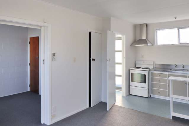 2/11 Stafford Street 11322_3