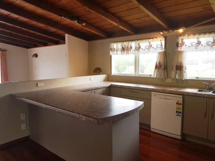 65 Tiroroa Avenue Te Atatu South_5